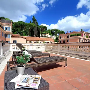 Piazzetta Margutta - My Extra , Roma Italia